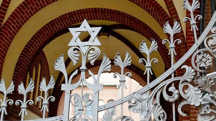 Das Tor der Synagoge in der Berliner Rykestraße.