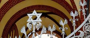 Das Tor der Synagoge in der Berliner Rykestraße.