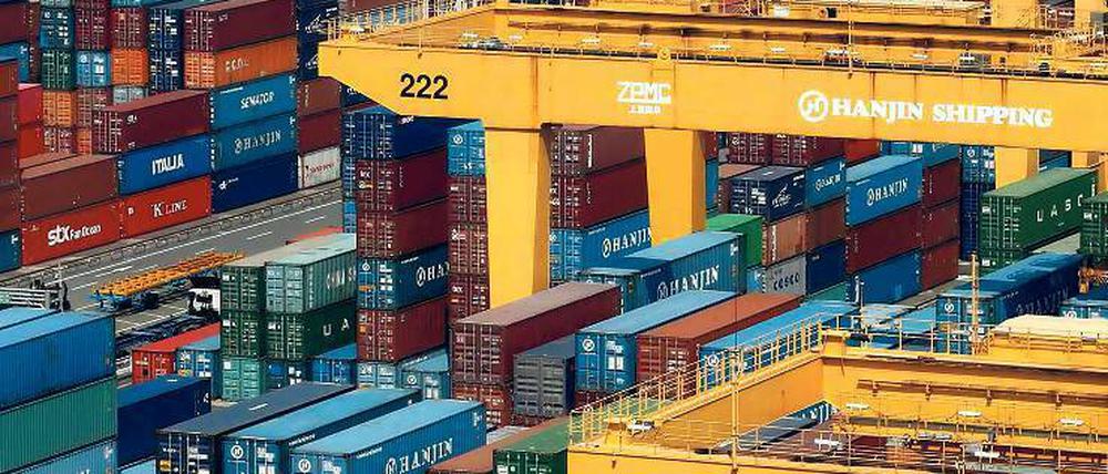 Massenweise. Der Erfolg auf dem Weltmarkt bringt den Deutschen Kritik ein – doch sie argumentieren, dass das Exportplus auch den Nachbarn hilft. Foto: Reuters