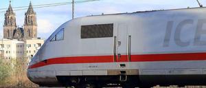 Mach's gut, Magdeburg. Viele Monate fuhren die ICE hier entlang, weil die richtige Strecke gesperrt. Seit Montag ist die Piste Berlin-Hannover wieder in Betrieb.