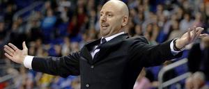 Komm', ich nehm' dich in die Arme! Alba-Trainer Sasa Obradovic sorgte mit seiner engagierten und unmissverständlichen Art dafür, dass seine Spieler bei der Sache blieben.