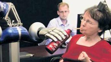 Bewegend. Gelähmte können mit Braingate einen Roboterarm steuern. 