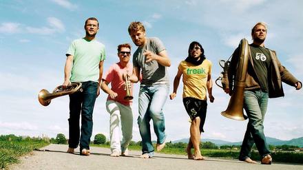 Chiemgauer Jungs. La Brass Banda noch in Sommerbesetzung. Von links: Manuel Winbeck, Manuel da Coll, Stefan Dettl, Oliver Wrage, Andreas Hofmeir.