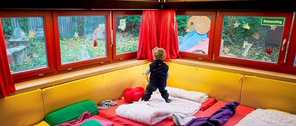 Platz für Kinder? Deutschland sucht den Krippenplatz, das ist der Titel des Buches, aus dem die Autorin Maya Dähne am Donnerstag im Mittelhof in Zehlendorf vorliest.