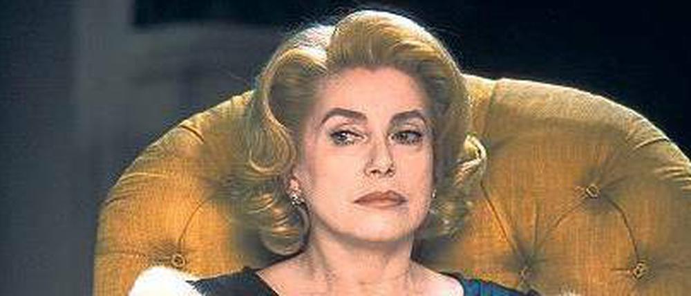 Schön einsam. Catherine Deneuve in François Ozons Komödie „8 Frauen“ (2002).
