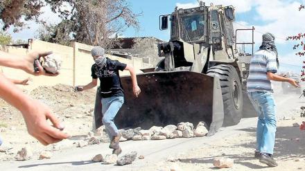 Palästinenser protestieren in der Nähe von Nablus im Westjordanland