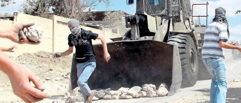 Palästinenser protestieren in der Nähe von Nablus im Westjordanland