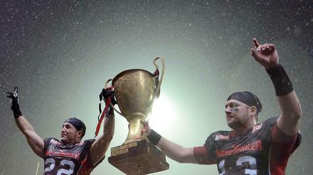 Triumph im Gewitter. Die Braunschweig Lions sind Deutscher Meister im American Football.