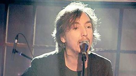 Ein Mann, eine Gitarre, schöne Geschichte: Viele sehen in Olli Schulz einen begnadeten Fernsehunterhalter. Andere wollen ihn lieber öfter auf der Konzertbühne hören. 