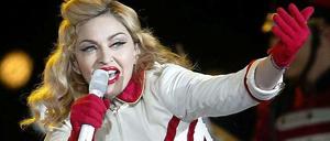 Komm, tanz mit mir. Madonna weiß, wie man sich fit hält.
