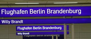 Ihr Zug hat voraussichtlich ... etliche Jahre Verspätung. Dass hier keine Züge halten, ist aber nicht die Schuld der Bahn.
