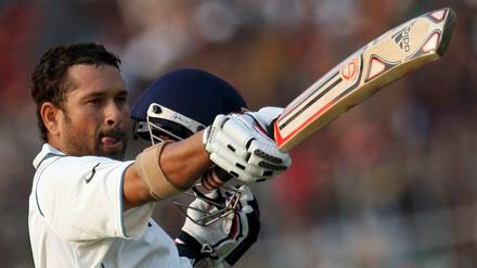 Cricket-Spieler Sachin Tendulkar ist der beliebteste Mensch Indiens. Heute kündigte er seinen Rücktritt an.