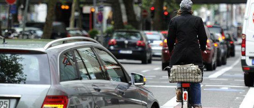 Mit der App "Straßensheriff" sollen Radwege künftig freigehalten werden.