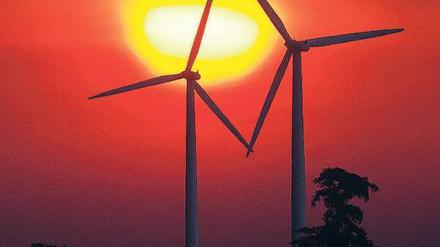 Wenn die Sonne scheint und der Wind bläst, dann wird es teuer für die Verbraucher, denn die Subventionen für den Ökostrom steigen weiter. 