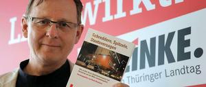 Auf dem Boden des Grundgesetzes, zu Unrecht bespitzelt: Bodo Ramelow bei der Vorstellung eines von ihm herausgegebenen Buches über das Versagen der Geheimdienste bei der Aufklärung der NSU-Verbrechen.