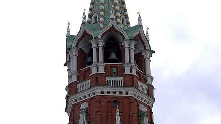 Der Glockenturm des Kremls mit dem weithin sichtbarem rotem Stern.