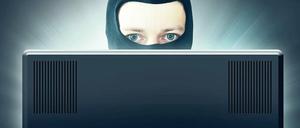 Jeder ein Krimineller? Wer im Internet unterwegs ist, muss aufpassen. Vor allem Nutzer, die Filme oder Musik ins Netz stellen, laufen Gefahr, Urheberrechte anderer zu verletzen. Das kann teuer werden. Foto: lassedisgnen/Fotolia