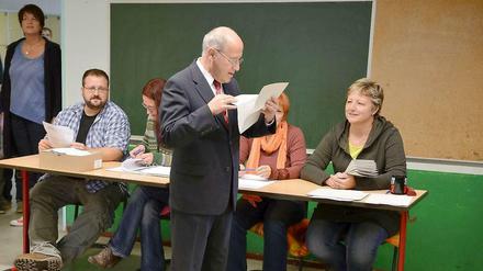 Gysi bei der Wahl in seinem Wahlkreis in Pankow.