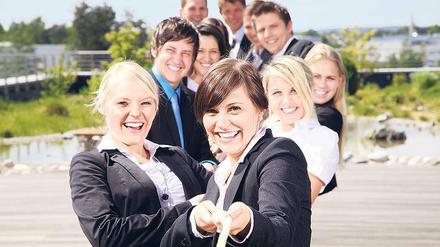 Wenn alle so sympathisch wären. Eine gute Beziehung zu den Kollegen ist für viele Beschäftigte wichtig – neben fairen Gehältern und Work-Life-Balance.Foto: Nick Freund/Fotolia