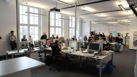 Der Newsroom, die Herzkammer des Tagesspiegels, der Schmelztiegel von Print und Online. Hier: gemeinsames Nach-vorne-gucken . . .
