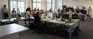 Der Newsroom, die Herzkammer des Tagesspiegels, der Schmelztiegel von Print und Online. Hier: gemeinsames Nach-vorne-gucken . . .