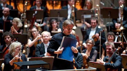 Dirigent Esa-Pekka Salonen auf der Bühne.