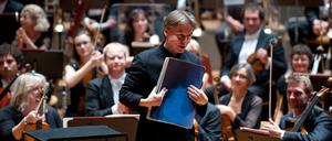 Dirigent Esa-Pekka Salonen auf der Bühne.