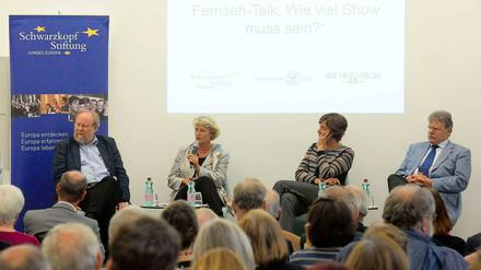 Wolfgang Thierse, Vizepräsident des Deutschen Bundestags (SPD), Monika Grütters, Mitglied des Deutschen Bundestags (CDU), Margreth Lünenborg, Professorin für Kommunikationswissenschaft an der Freien Universität Berlin und Oskar Niedermayer, Professor.