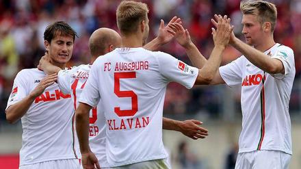 Spätes Glück. Der FC Augsburg gewinnt durch einen Treffer kurz vor dem Ende.