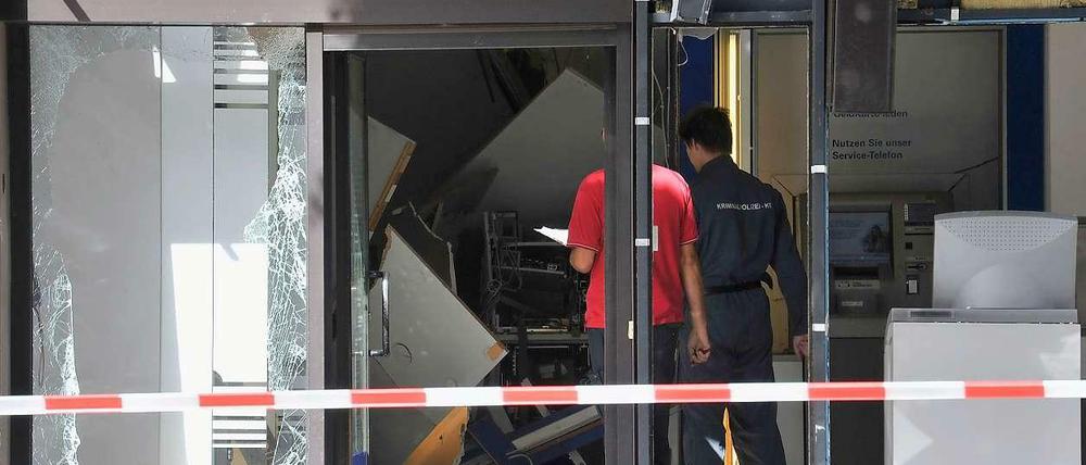 Die zerstörte Bankfiliale am Mehringdamm.