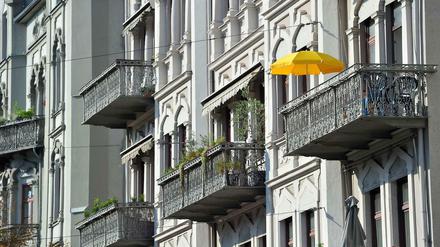 Entwarnung für alle Raucher: Bis zu 20 Zigaretten pro Tag und Balkon sind nach Ansicht des Gerichts vertretbar.