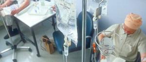 Krebspatienten bei der Chemotherapie im Uniklinikum Hamburg-Eppendorf.