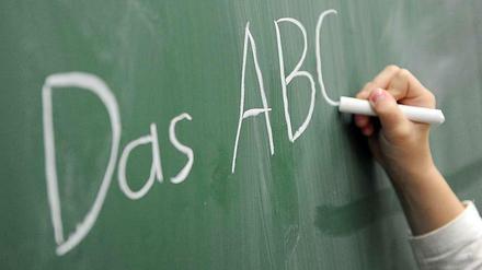 Die CDU wehrt sich gegen den Plan der SPD, die Finanzierung von freien Schulen zu kürzen.