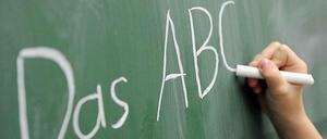 Die CDU wehrt sich gegen den Plan der SPD, die Finanzierung von freien Schulen zu kürzen.