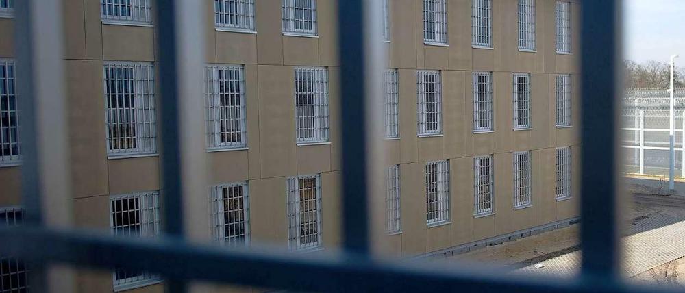 Das neue Gefängnis Heidering. Hier arbeitet seit März schon Personal, das woanders fehlte, weil die Häftlinge erst später umzogen.