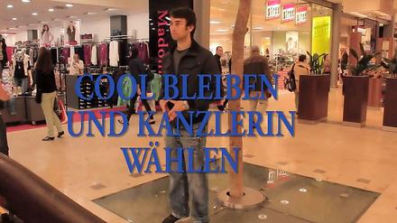 Ausschnitt aus dem Youtube-Video: Cool bleiben, Raute zeigen