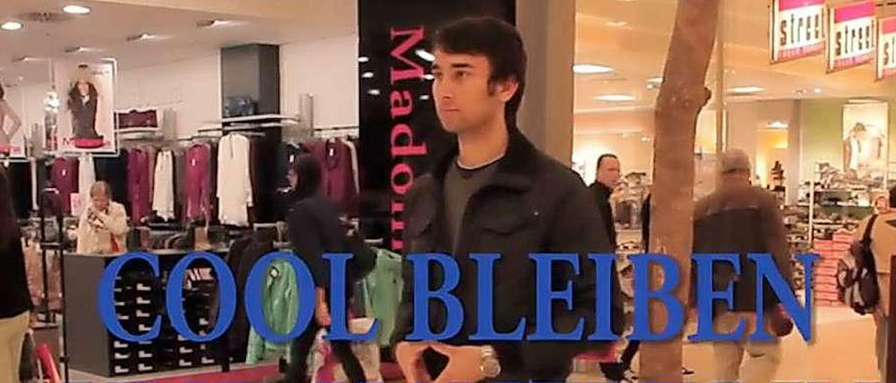 Ausschnitt aus dem Youtube-Video: Cool bleiben, Raute zeigen