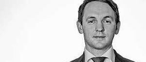 Niklas Schaffmeister ist Geschäftsführer von Globeone. Die Beratungsfirma unterstützt diverse Dax- und M-Dax-Unternehmen bei Markenaufbau, Marketingstrategien und der Unternehmenskommunikation in Wachstumsmärkten. Schaffmeister hat sieben Jahre in China gelebt und spricht fließend Mandarin.