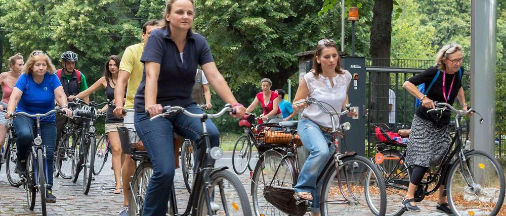 Nächste Ausfahrt Wedding: Die Teilnehmer der "Bier"-Tour auf großer Fahrt