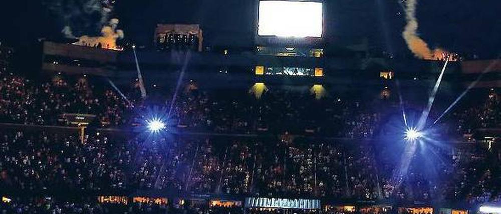 Und Action. Die US Open knallen und leuchten bereits bei der Eröffnung. Foto: AFP