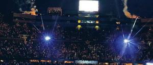 Und Action. Die US Open knallen und leuchten bereits bei der Eröffnung. Foto: AFP
