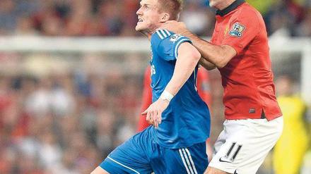 Besonders gelobt. Andre Schürrle (l.) überzeugte bei seinem Chelsea-Debüt. Foto: AFP