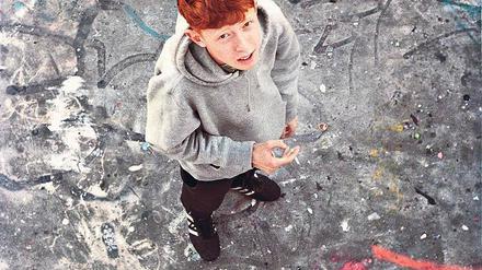 Mit seinen roten Haaren und den Sommersprossen auf blasser Haut sieht King krule aus wie die Inkarnation eines britischen Suburbia-Lads.