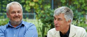 Senior-Aktivisten. John Sprange (links) und Gerd Leipold erzählen von ihrer Heldentat für den Umweltschutz. 1983 stiegen sie in einen Heißluftballon Richtung Schönefeld. Sprange wickelte eine 10-Dollar-Note um seine Zahnbürste – „für alle Fälle“.