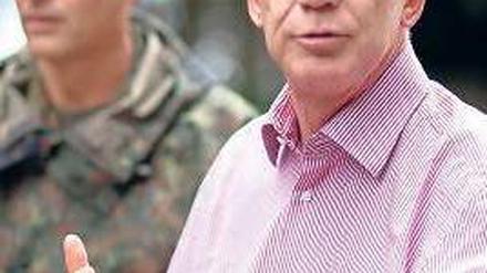 Beschädigt. Das Image von Verteidigungsminister de Maizière ist angekratzt. Foto: dpa