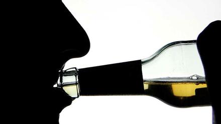 Druck, Stress, Angst vor Jobverlust: Um den Stress zu bewältigen, greifen immer mehr Menschen zu Alkohol und anderen Drogen.