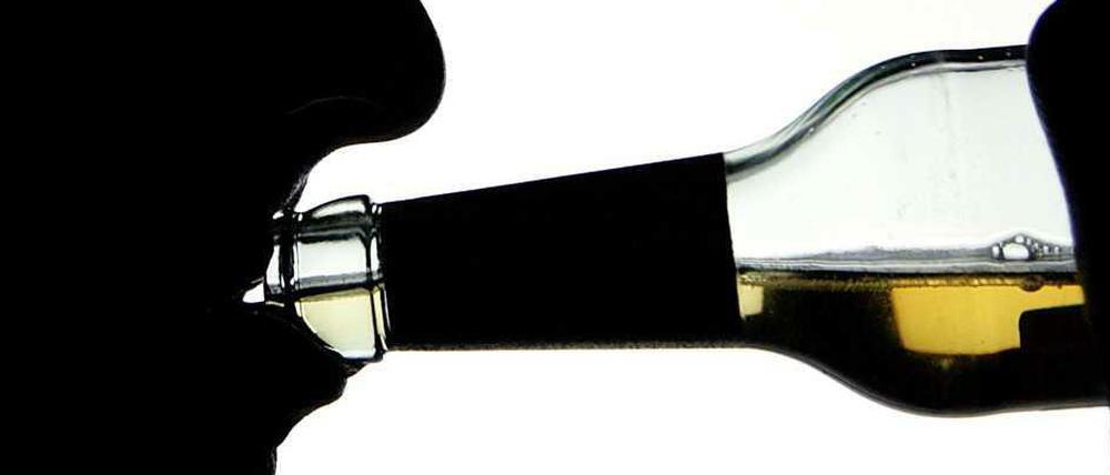 Druck, Stress, Angst vor Jobverlust: Um den Stress zu bewältigen, greifen immer mehr Menschen zu Alkohol und anderen Drogen.