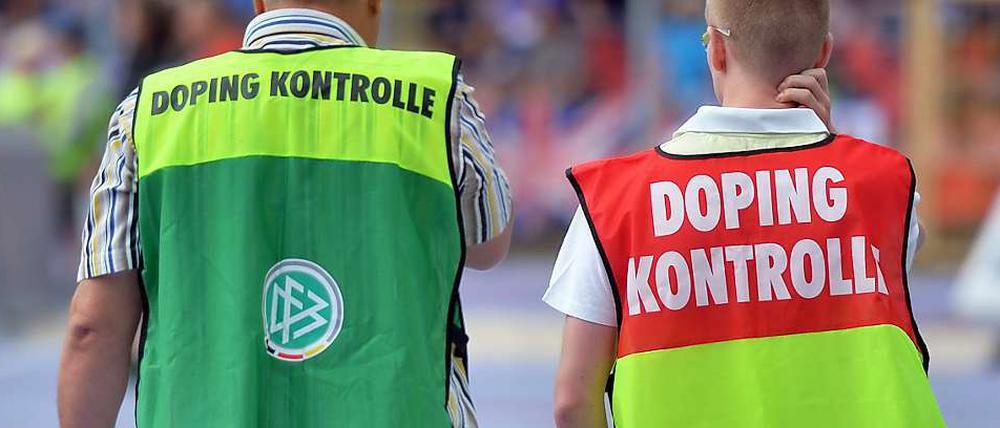 Dopingkontrollen im Fußball werden vom Verband selbst durchgeführt. 