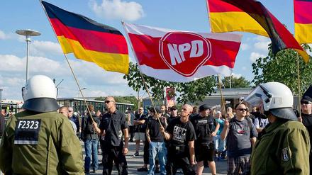 Das Abgeordnetenhaus richtet sich mit einer gemeinsamen Resolution aller Fraktionen gegen rechte Hetzer vor Asylheimen.