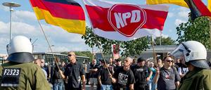 Das Abgeordnetenhaus richtet sich mit einer gemeinsamen Resolution aller Fraktionen gegen rechte Hetzer vor Asylheimen. 